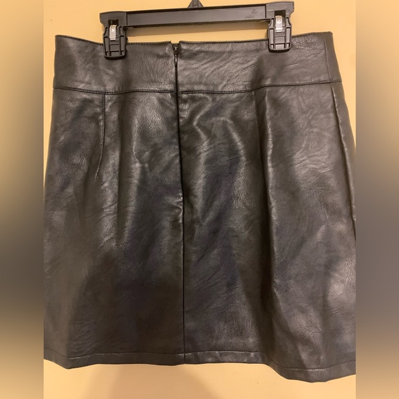 TOPSHOP Faux leather black skirt. NWT - Picture 8 of 10